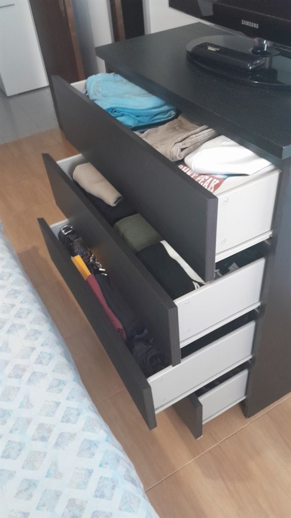 Cômoda malm preto