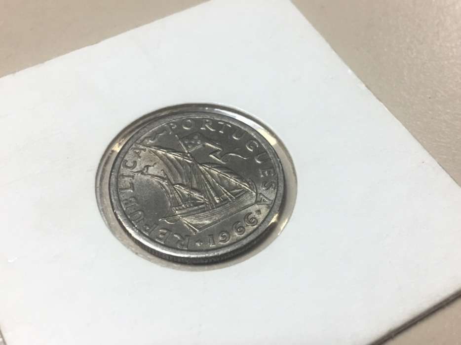 Moeda Republica 2$50 1966 *Rara neste estado (#2)