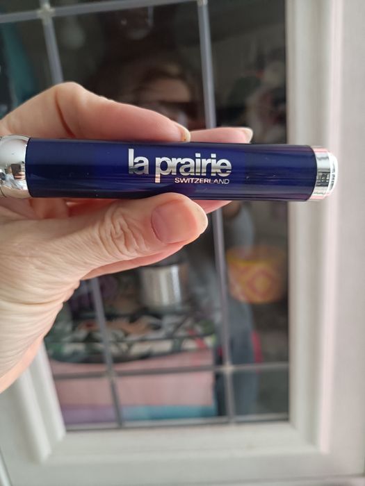 Korektor La prairie, podkład i puder w innym ogloszeniu