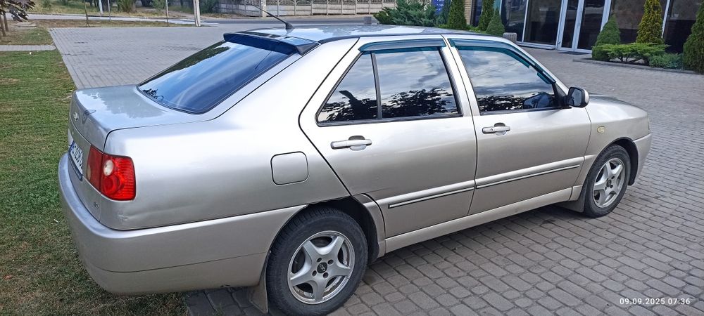 Chery Amulet бежевый