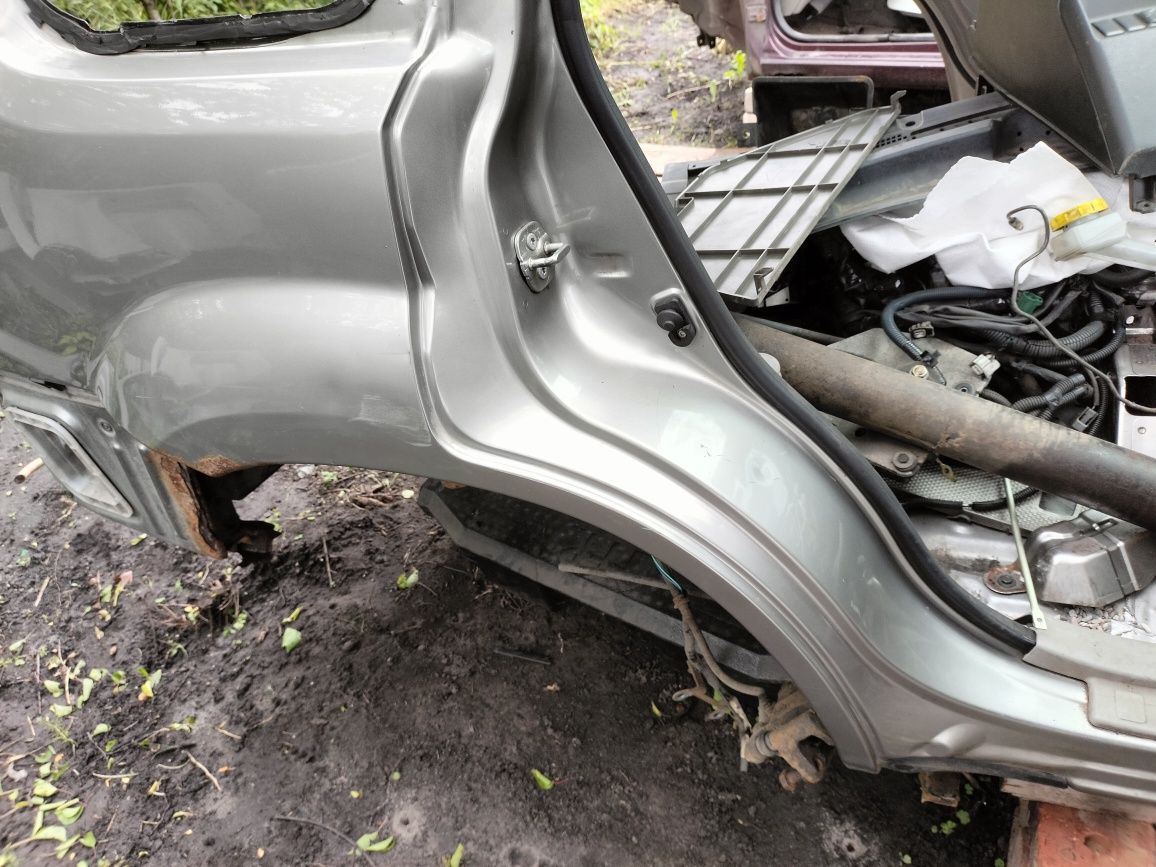Задня Права Четверть Стакан Nissan X-Trail T30