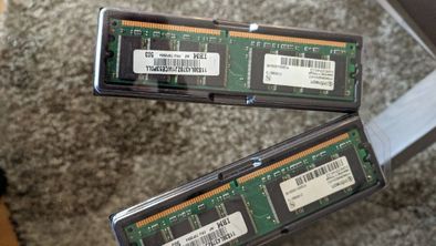 Memória RAM 512MB - DDR 400