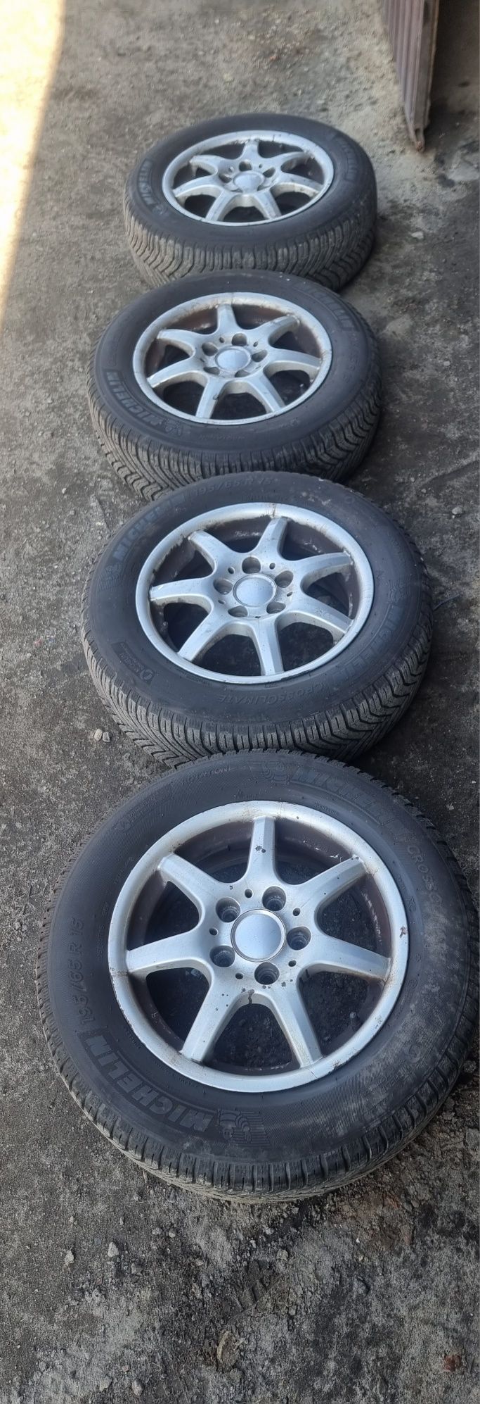 Felgi 15×112  z oponami zimowymi