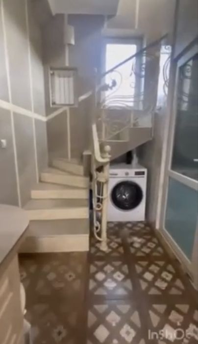 Продам срочно дом 2 этажа ,центр Жуковского ул