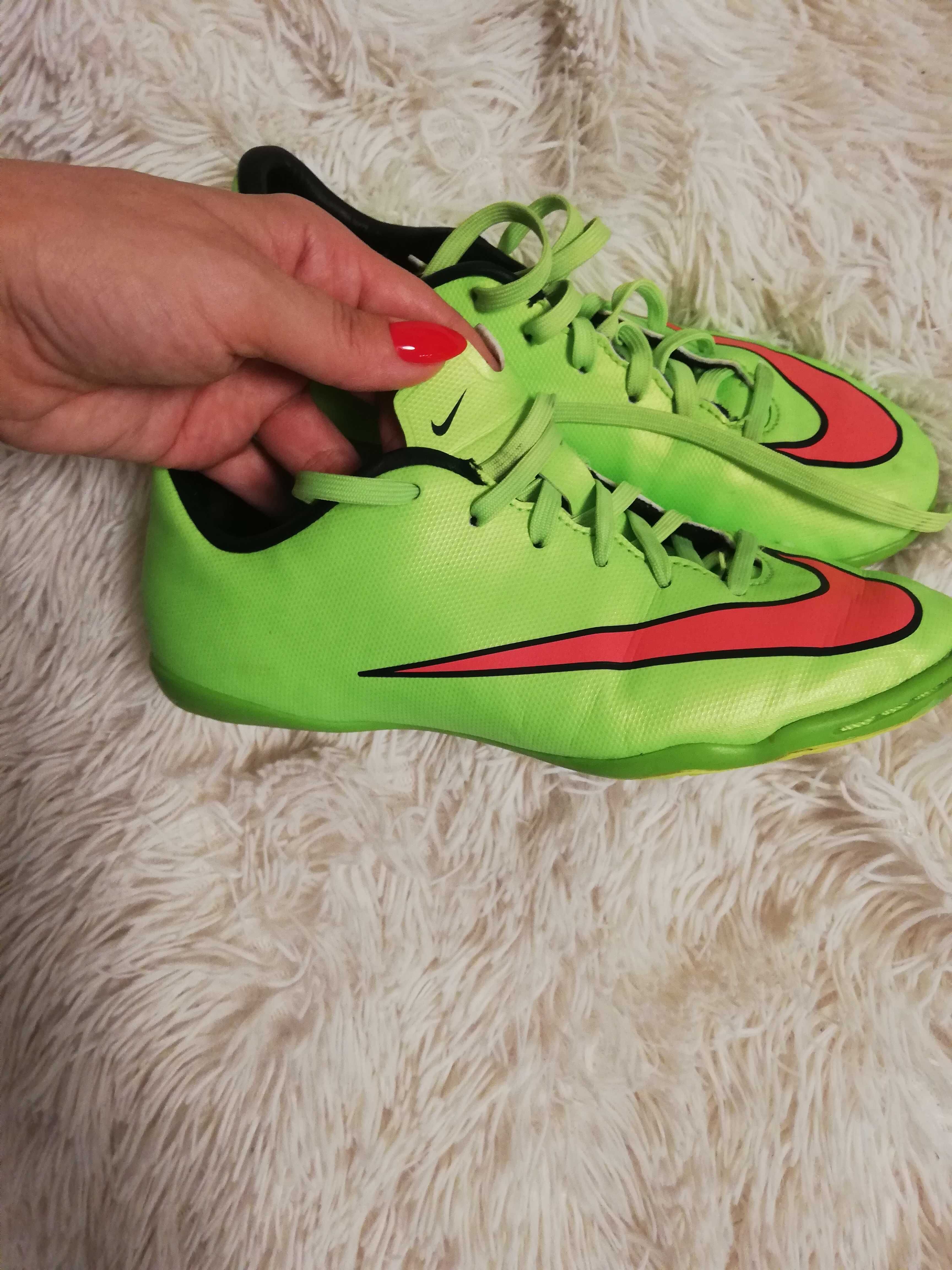 Nike Mercurial 34 halówki Nike 34 Mercurial neon