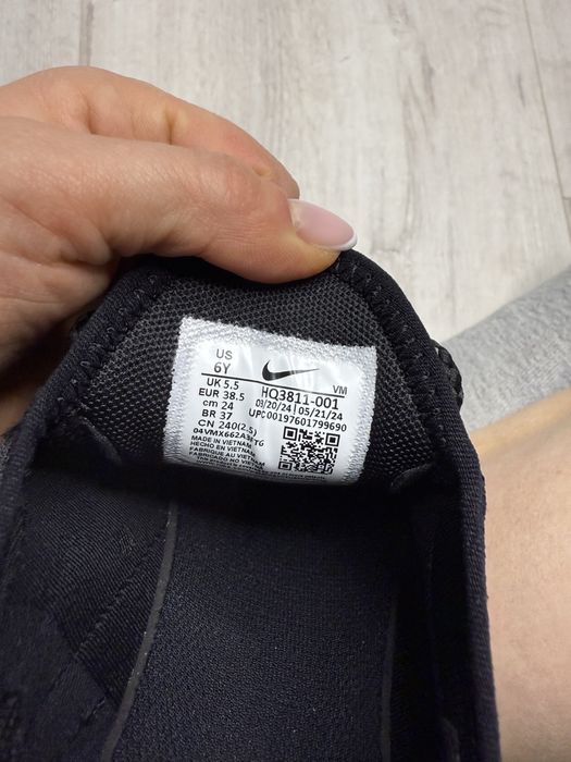 Кросівки чоловічі Nike Air Max 270 HQ3811-001