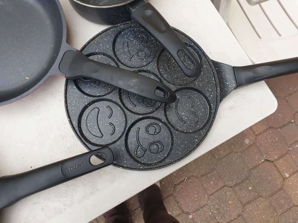 Zestaw garnków i patelni Tefal + patelnia do naleśników z wzorami