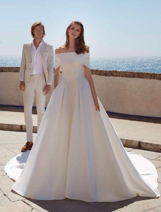 Vendo vestido com oferta de véu e saiote (NOVO)