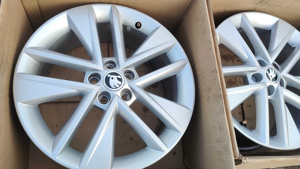 Oryginalna Felga Aluminiowa Skoda 17 5x100 7J ET46 MB
