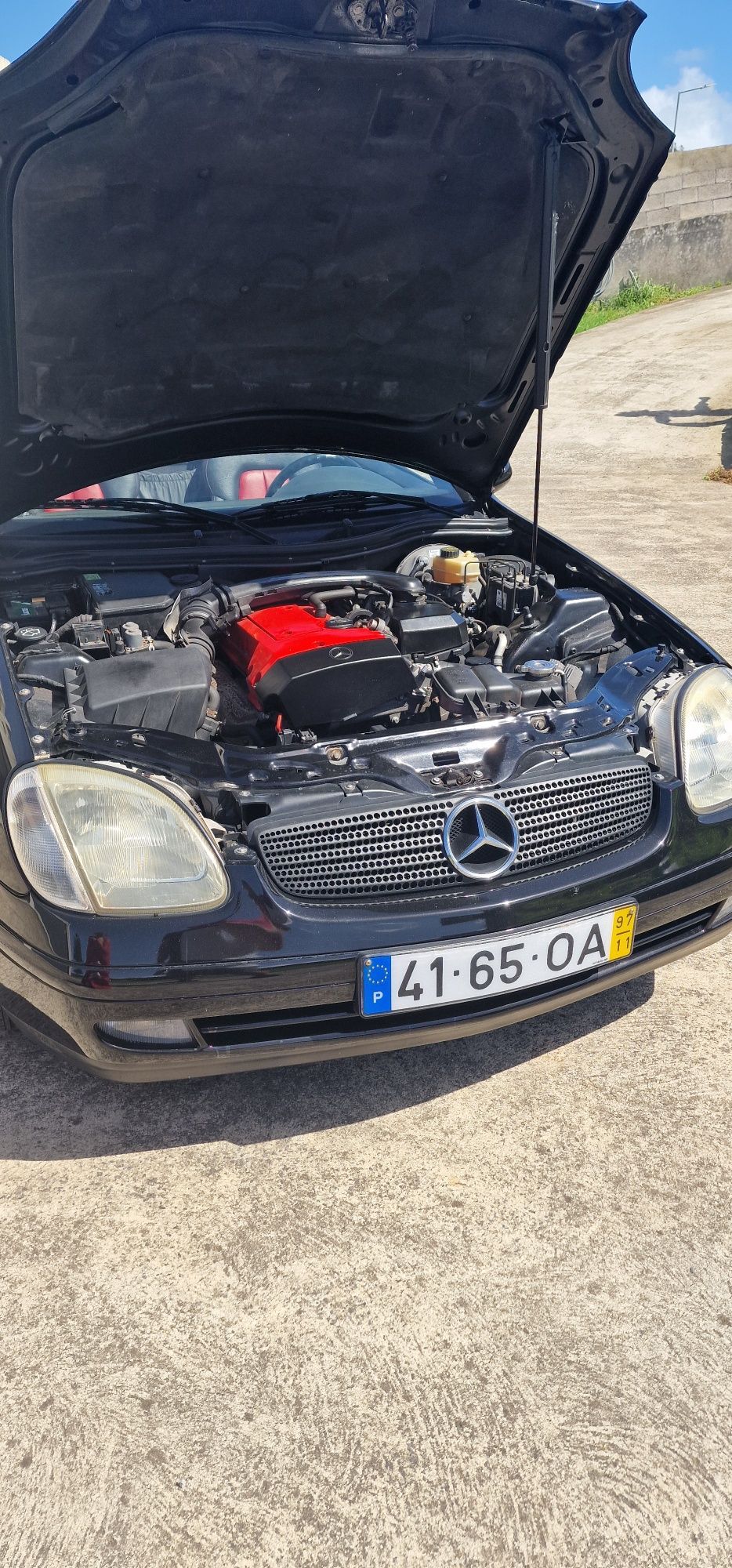 Mercedes SLK descapotável