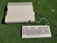 Commodore 128D z klawiaturą oryginalne