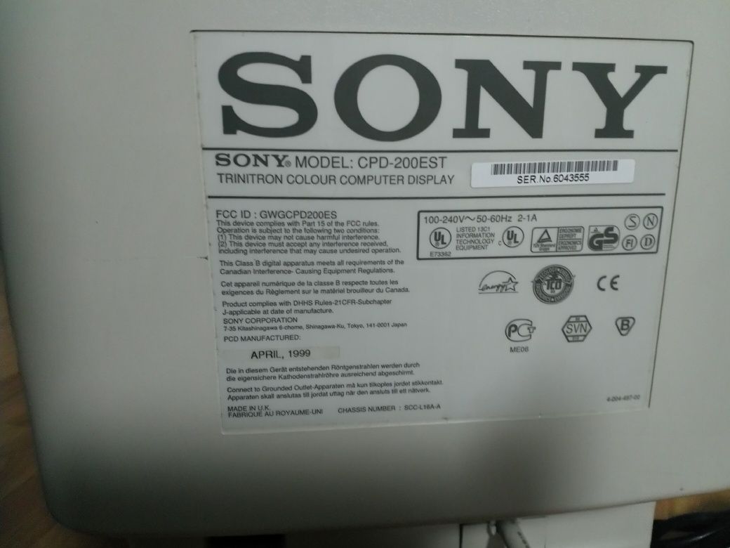 Monitor SONY 17" CPD 200EST Trinitron Colour.