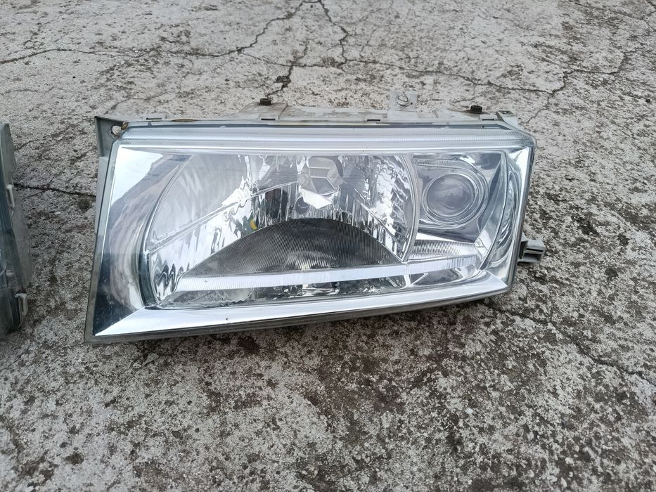 Фари на Skoda Octavia A4