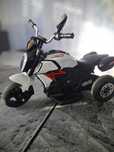 Motorek na akumulator dla dzieci + kuferek+ładowarka + dźwięk+ światła
