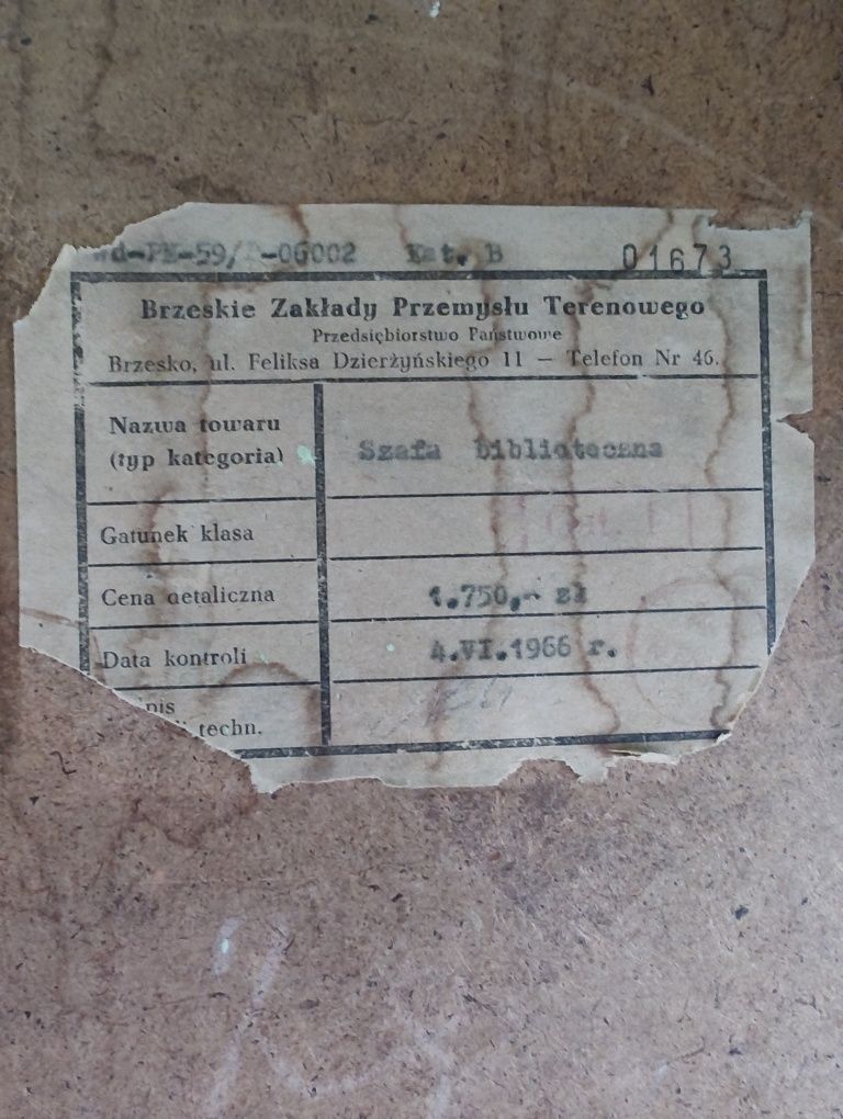 Szafa biblioteczna z 1966 roku