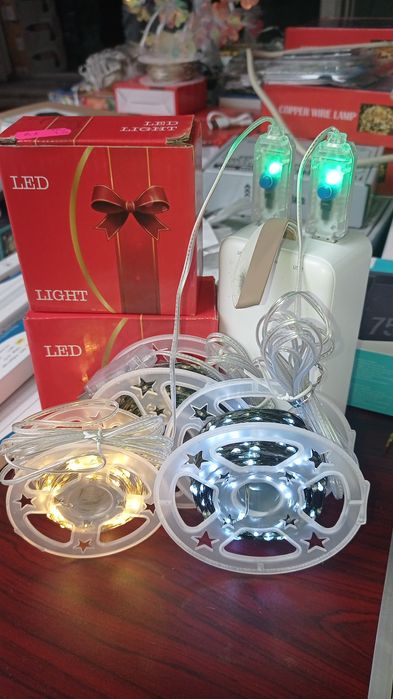 Гірлянда «Роса» працює від  USB, 50 і 100 м, з пультом.