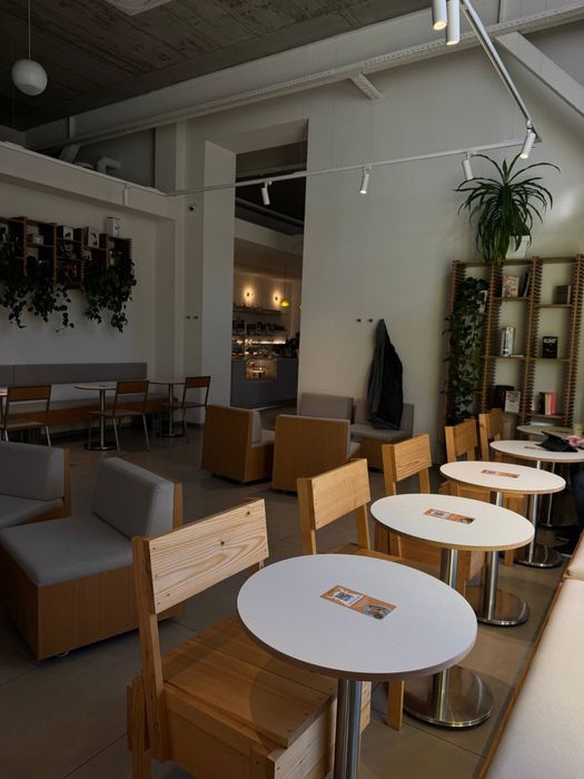 Продається кав’ярня 130 м² з власною кухнею та преміум-обладнанням