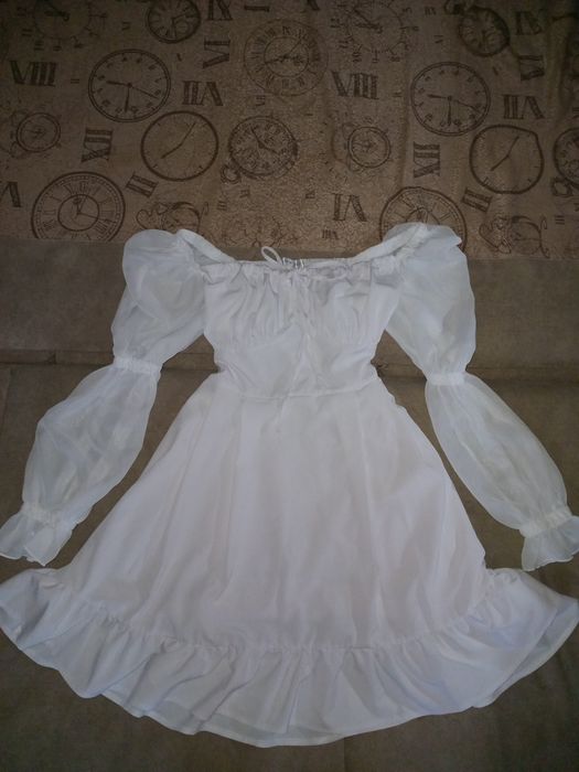 Платье нарядное белое