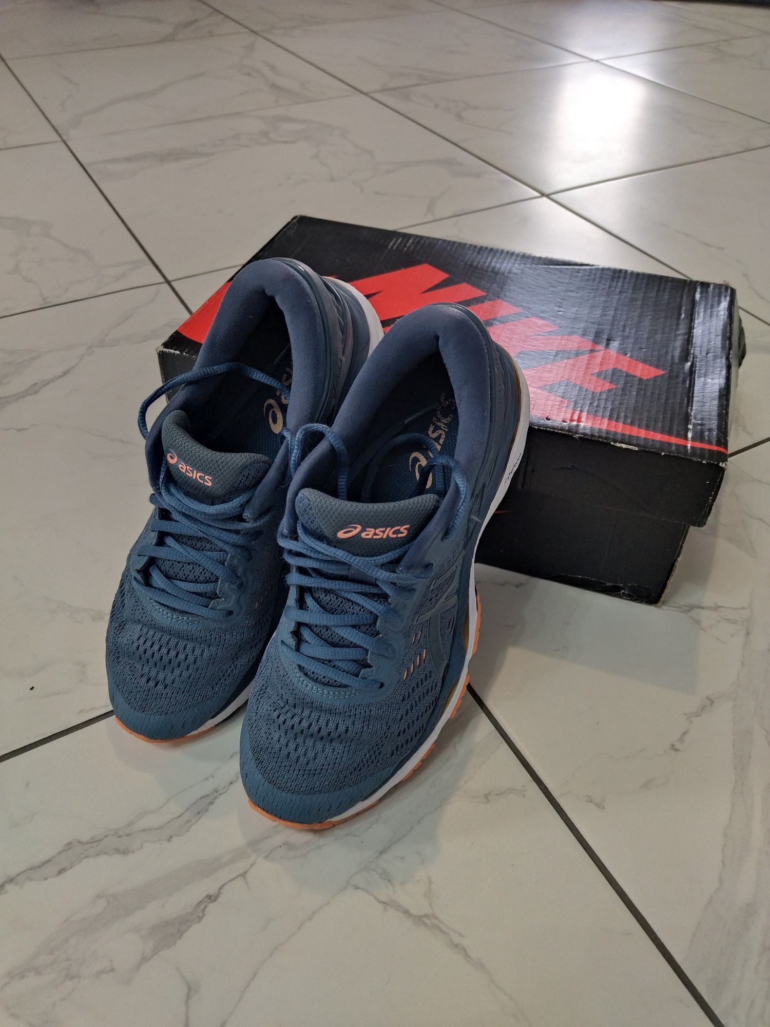 Кросівки для бігу ASICS Gel-Kayano 24