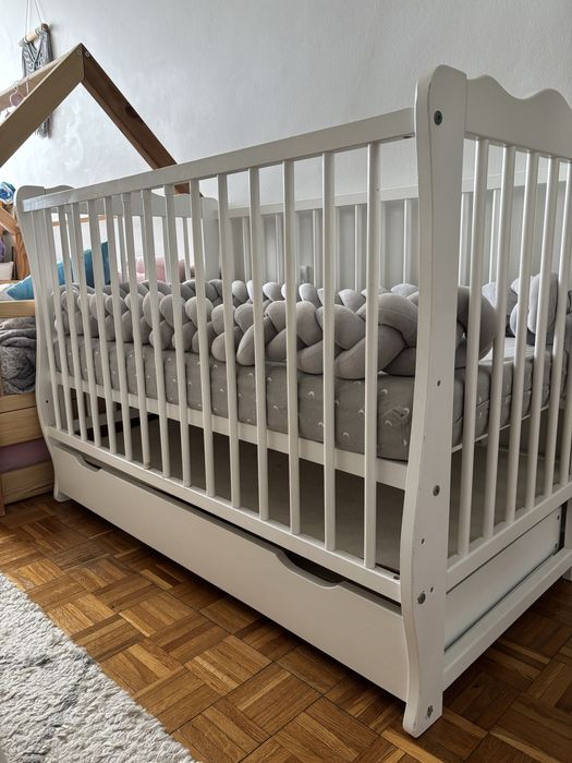Białe Łóżeczko niemowlęce 120x60 z materacem, szufladą