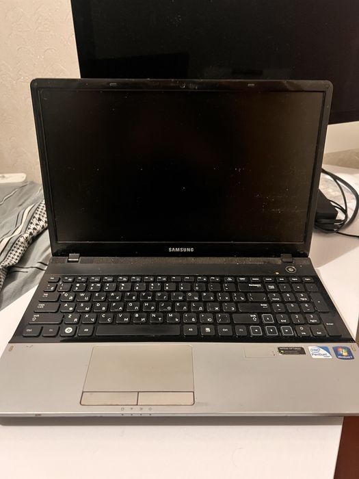 Б/у ноутбуки, робочі, можна використовувати на запчастини