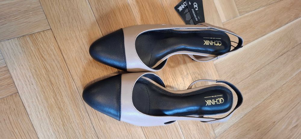 Skórzane czółenka z odkrytą piętą Ochnik