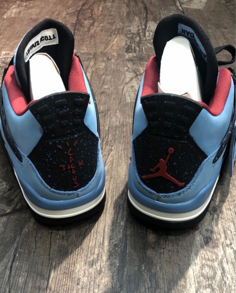 Sapatilhas Jordan X Travis Scott 4 retro