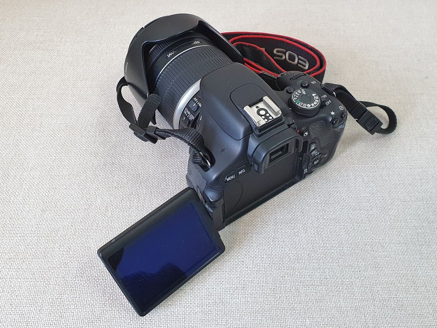 Canon 600D  +  Lente 18-200 mm f/3.5-5.6 IS