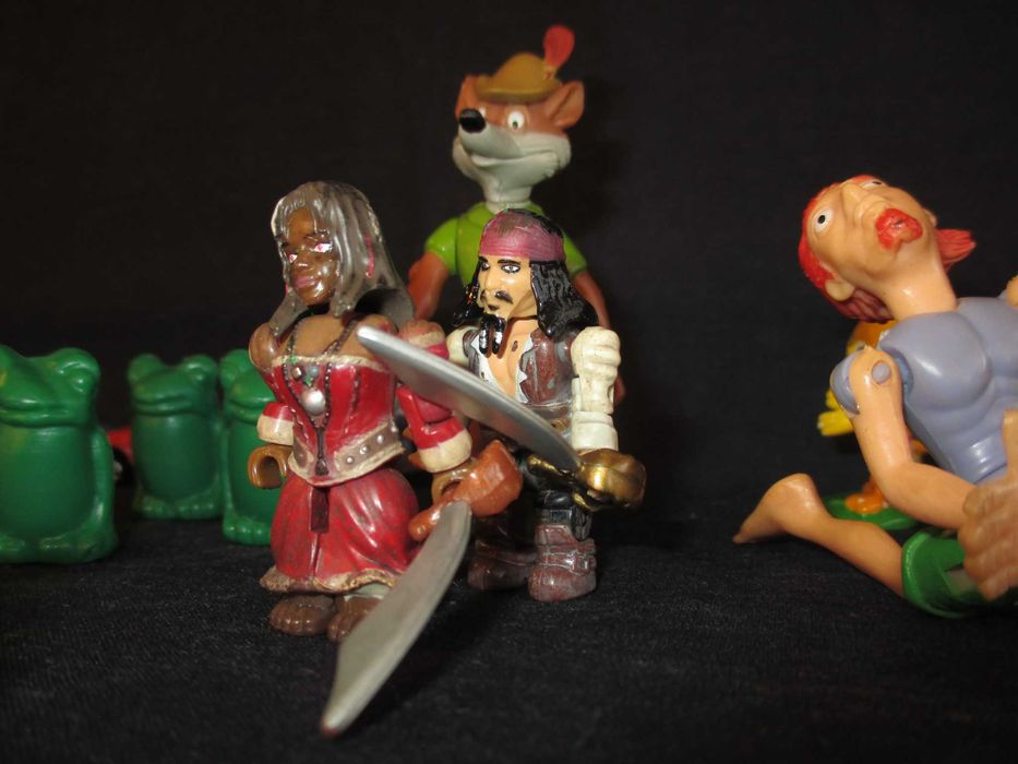 Conjunto de Bonecos PVC Carros Disney Pirata das Caraíbas Picachu
