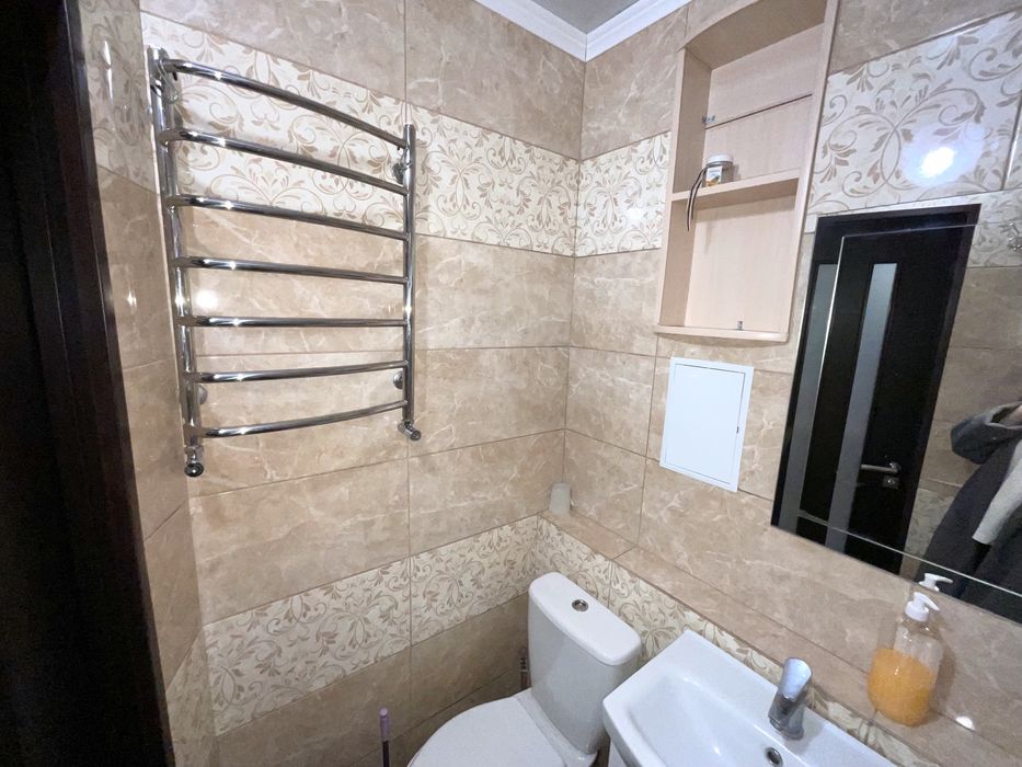 Здається 2-кімнатна квартира. Подобово