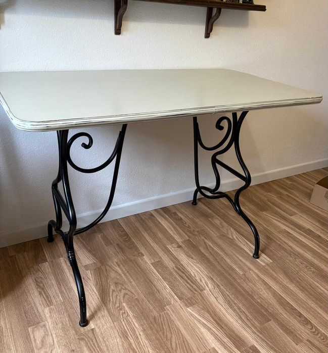 Mesa antiga restaurada pintura eletrostática