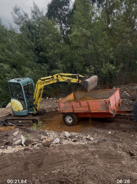 Sevicos de terraplanagem e limpeza terreno