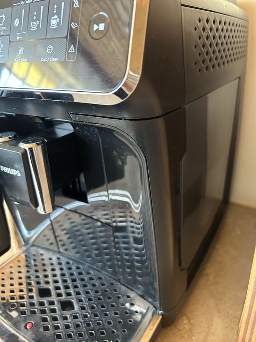 Automatyczny ekspres do kawy Philips LatteGo 3200