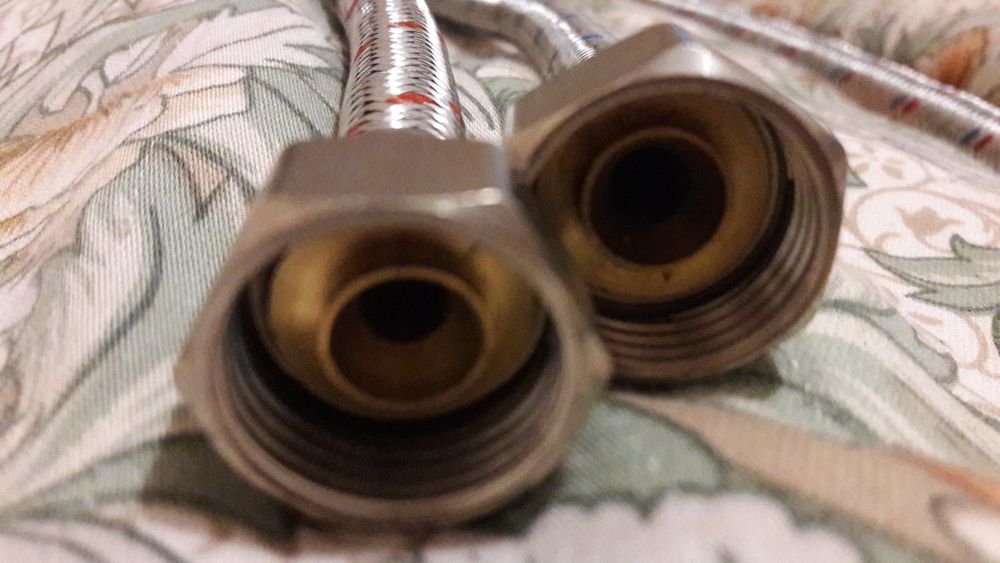 Гибкий шланг подводка для воды