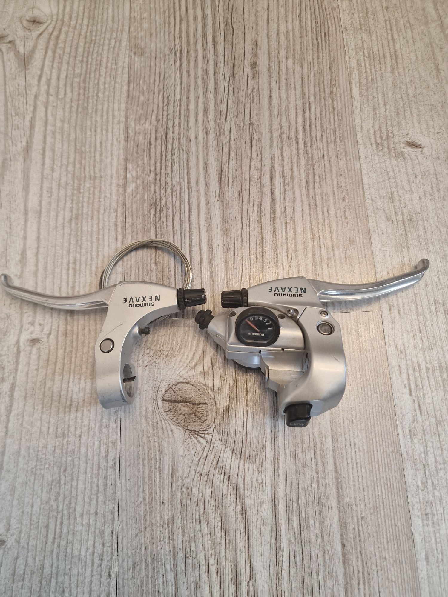 Klamkomanetki Shimano Nexave ST-T300 7s