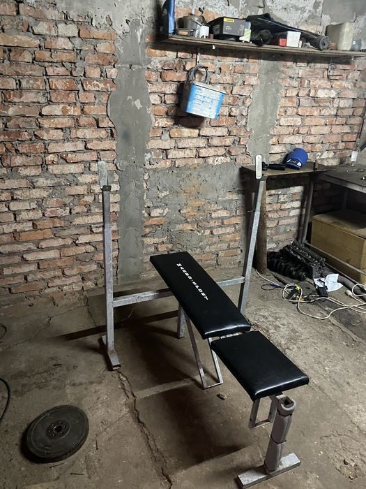 Sprzedam ławke regulowaną z stojakami modlitewnikiem i prasą do nog