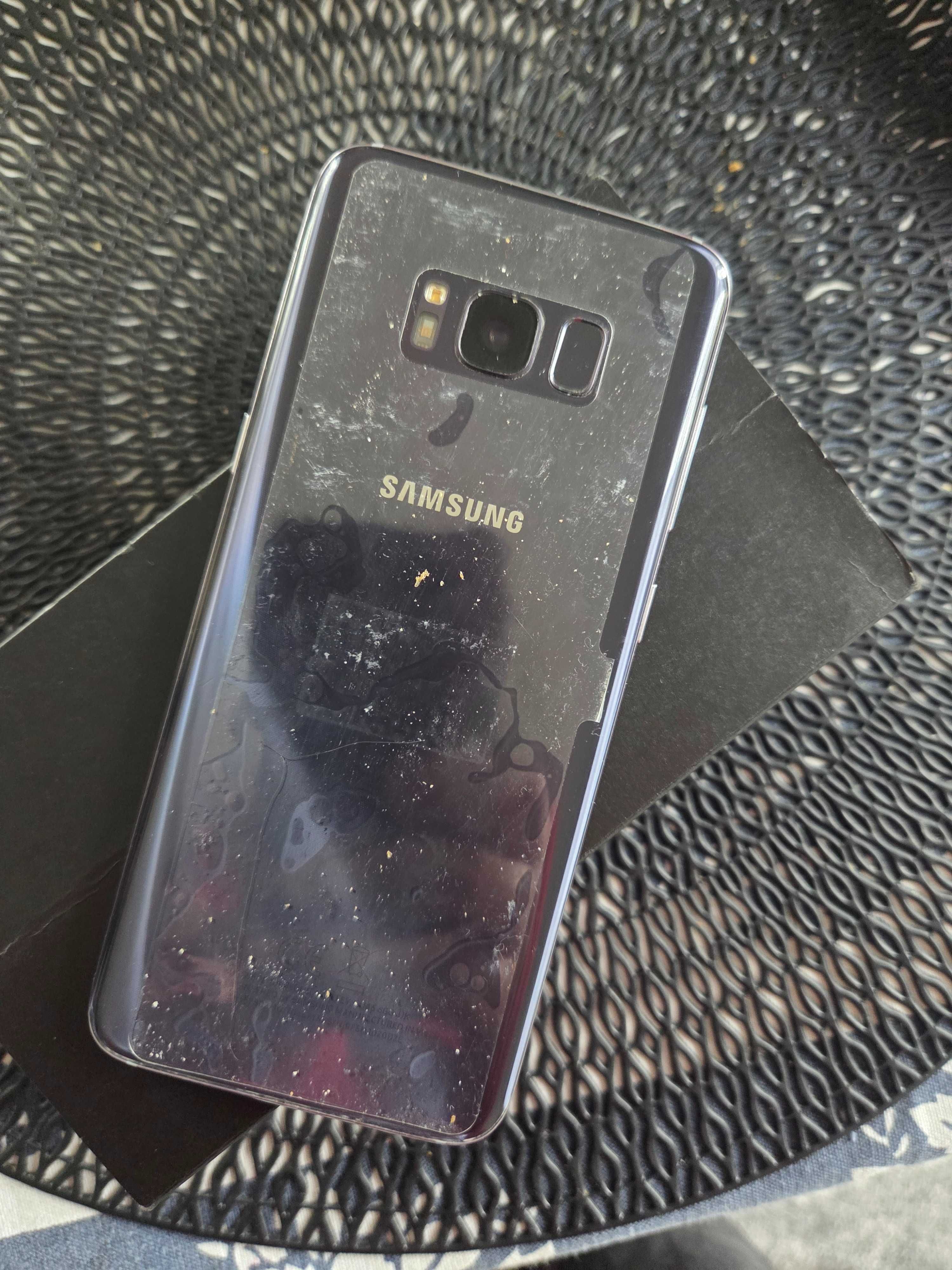 Sprzrdam samsunga s8 w bardzo dobrym stanie