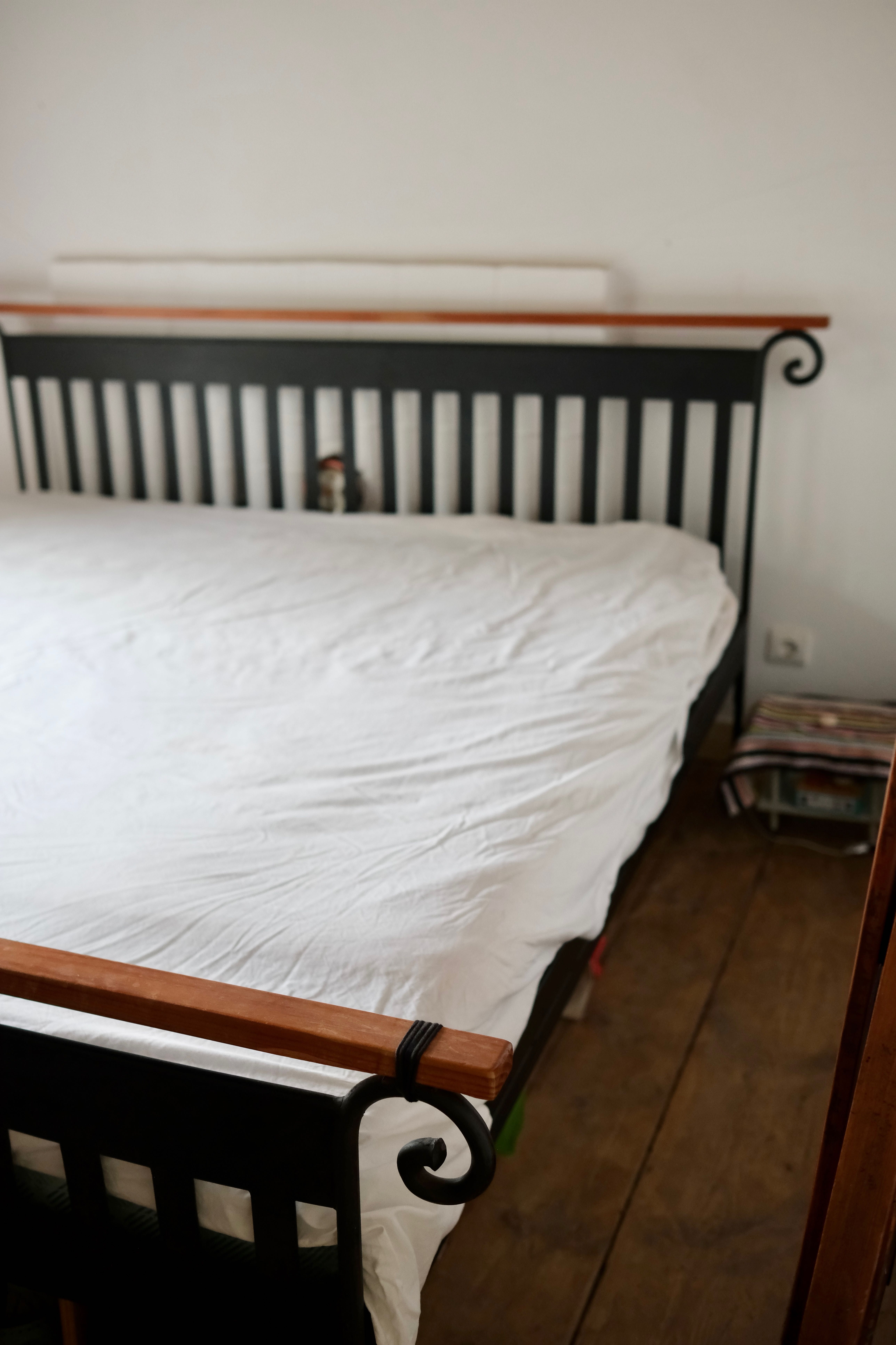 CAMA grande de casal em ferro forjado