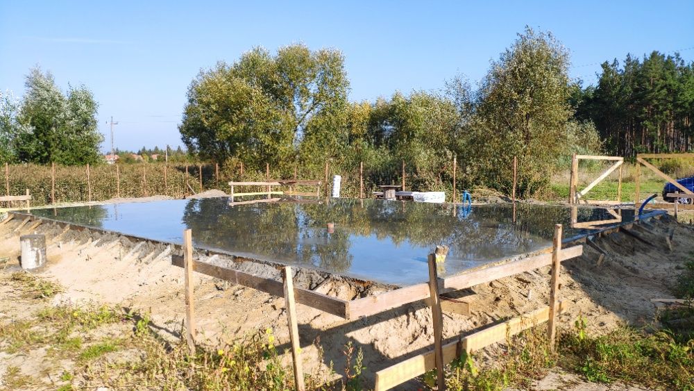 Wylewka betonowa garaż blaszak domek letniskowy fundament stopy beton