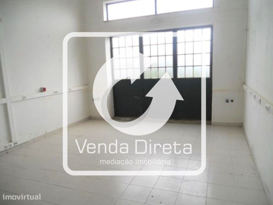 Armazém em Alcanena com 389 m² - IMÓVEL DA BANCA