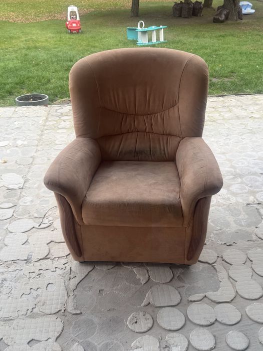 Fotel do oddania za darmo po wypraniu jak nowy.