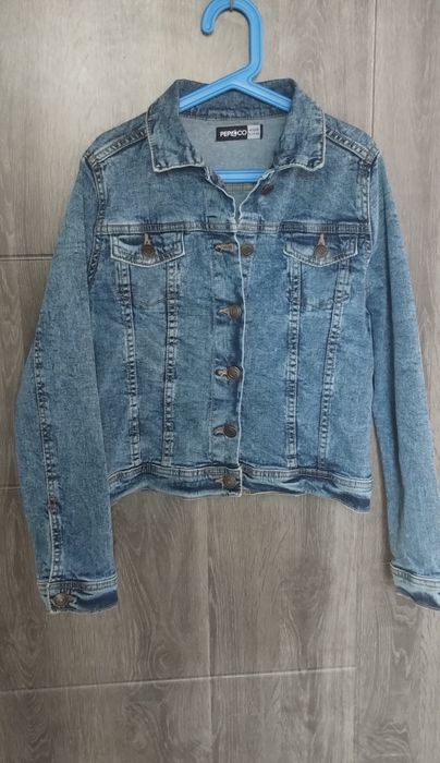 Джинсовий піджак.