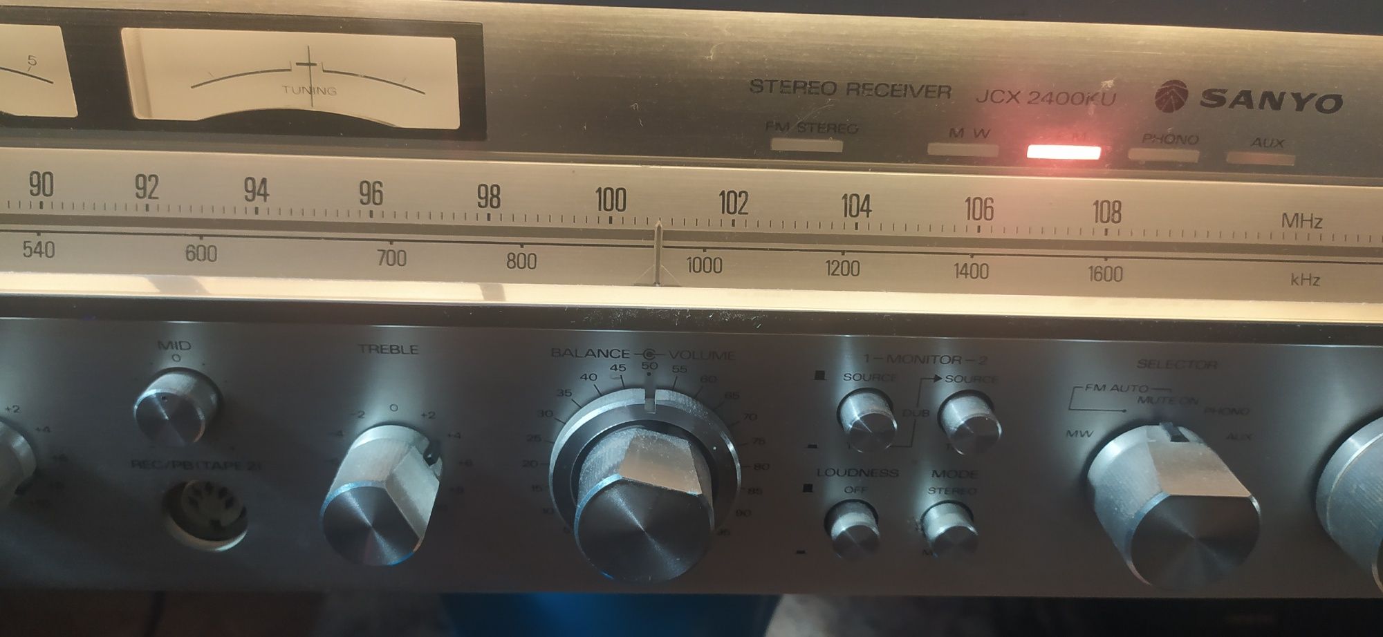 Amplituner Sanyo JCX 2400 ku