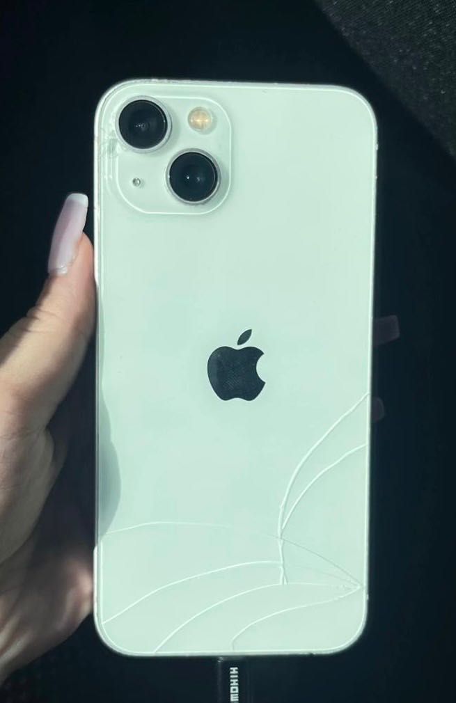 iPhone 13 - 99% bateria