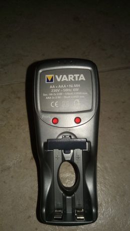 Recarregador pilhas varta