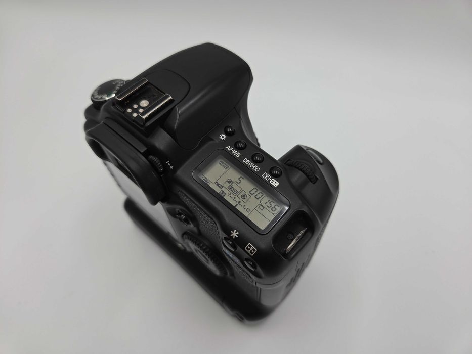 WYPRZEDAŻ Aparat Canon EOS 30D body i Grip Canon BG-E2 - jak nowy