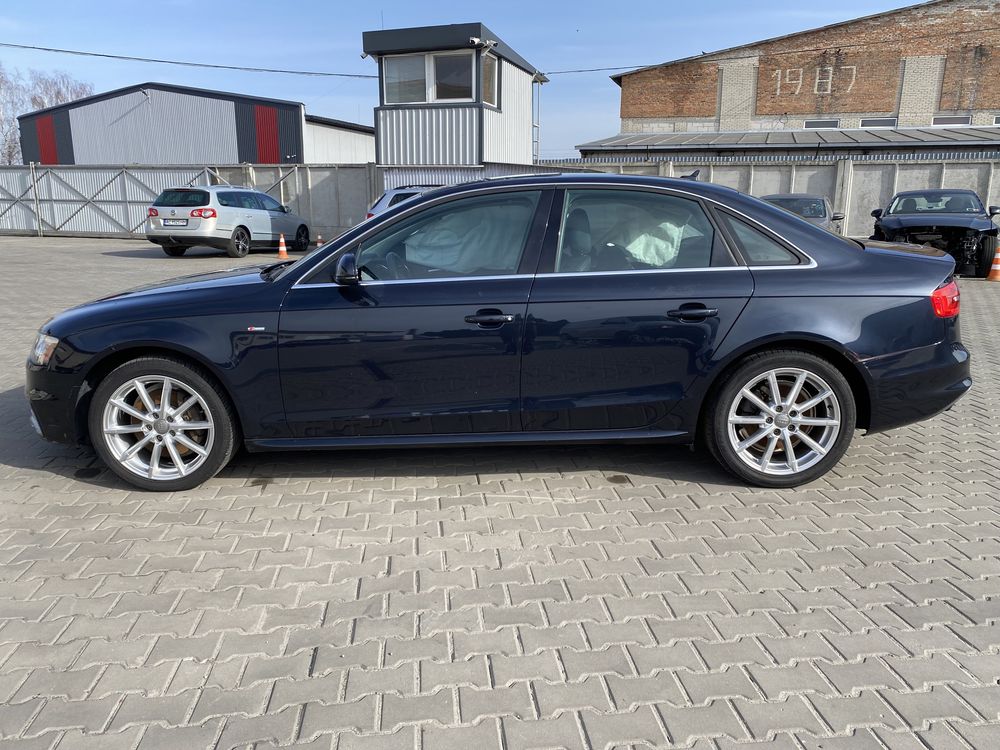 Audi A4 B8 S-line розборка ауді а4 б8 запчастини шрот Код фарби : LX5R