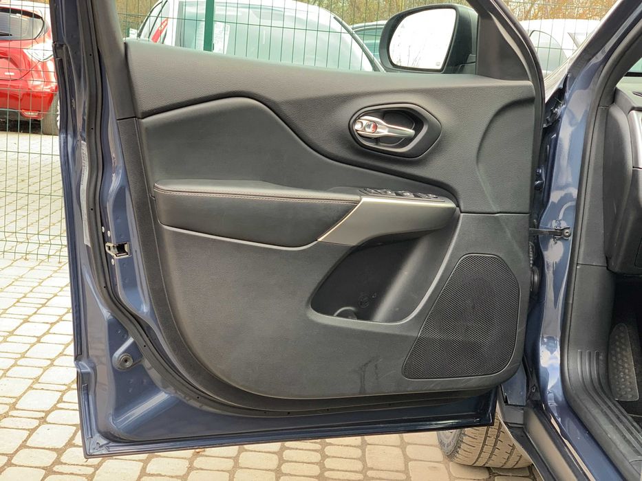 Jeep Cherokee 2021 3.2 бензин