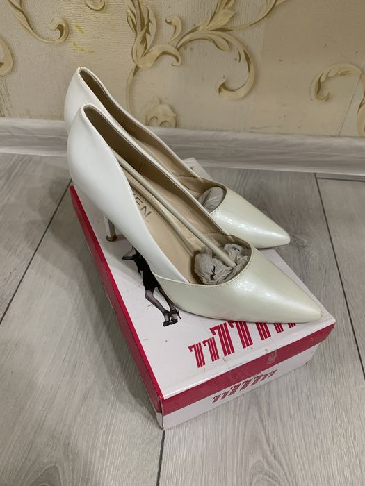 Белые туфли 37 размер