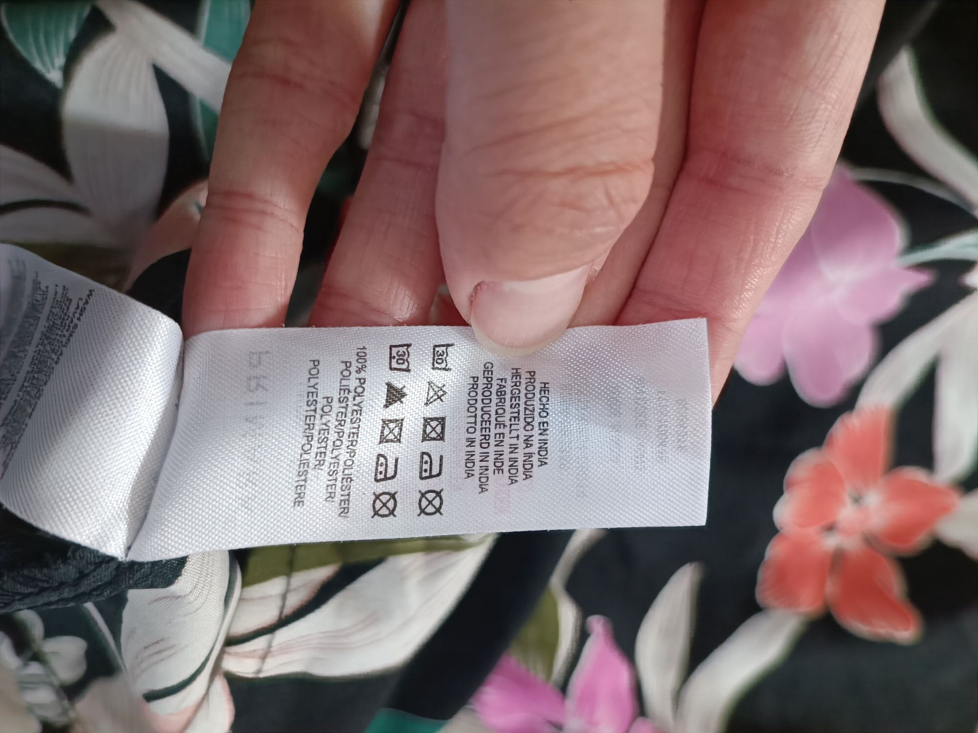 Czarna sukienka damska w kwiaty Primark r.42